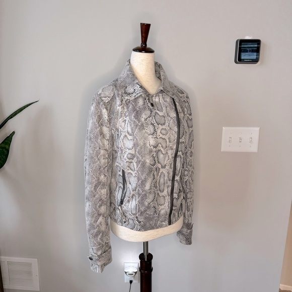 Like New! Kut from the Kloth Metallic Sheen Snakeskin Pattern Biker Jacket - Picture 1 of 9